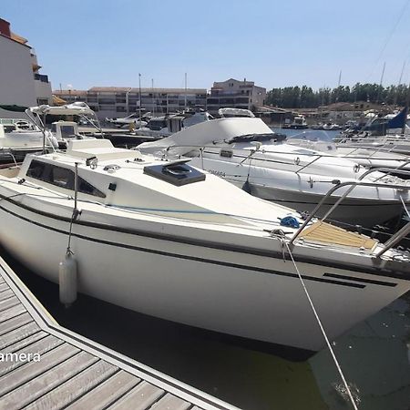 Nuit Insolite A Bord De L'Enata Un Voilier A Quai Sur La Marina De St Cyprien Saint-Cyprien  Exterior photo